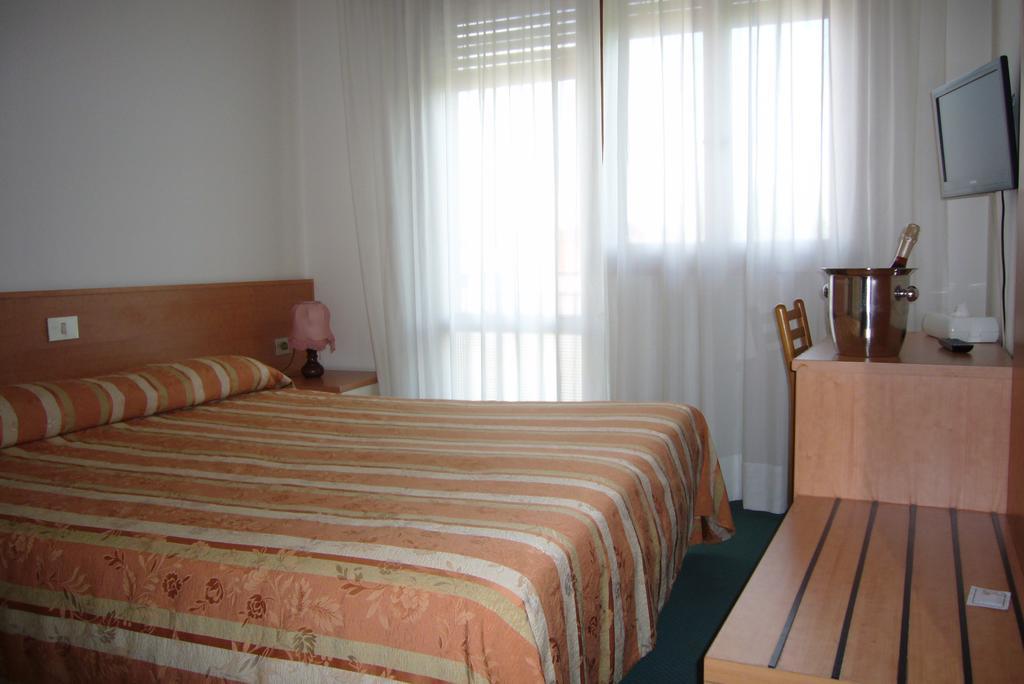 Hotel Kristall San Donà di Piave Eksteriør billede